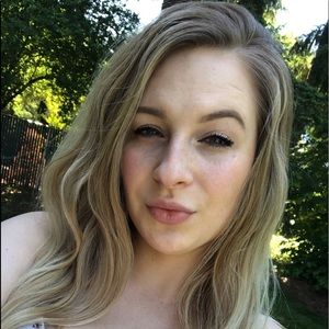 Meet your Posher, Michaela